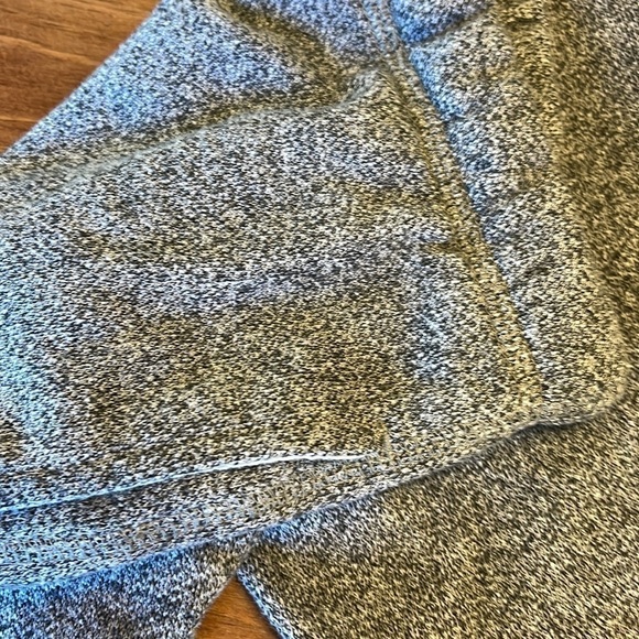 Roots kids size 12 shorts in salt and pepper - new condition. - Picture 6 of 8